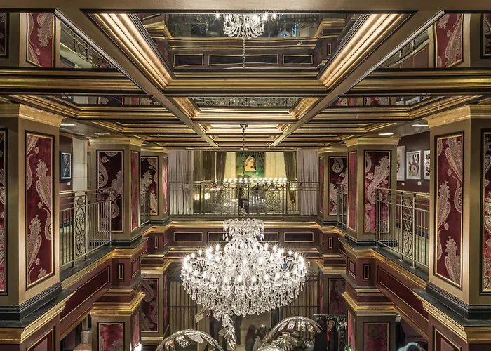 Windsor Arms Hotel
